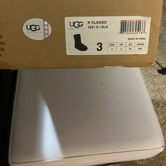 Sparkle Uggs like new - Picture 2 of 11